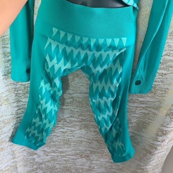 ROXY Green Dry Flight Tech Pullover Hoodie Shirt With Matching Legging Size S - Picture 6 of 12